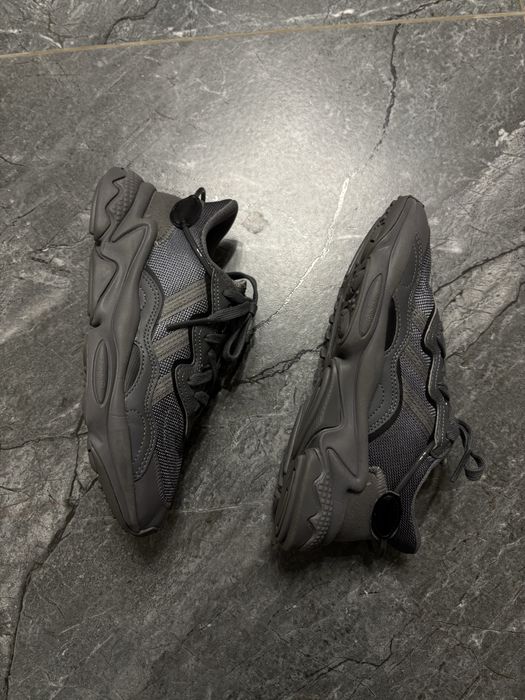 кросівки Adidas Ozweego - 38