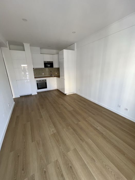 Apartamento T1 garagem Oeiras