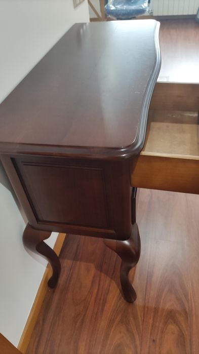 Consola clássica elegante 100% madeira cerejeira