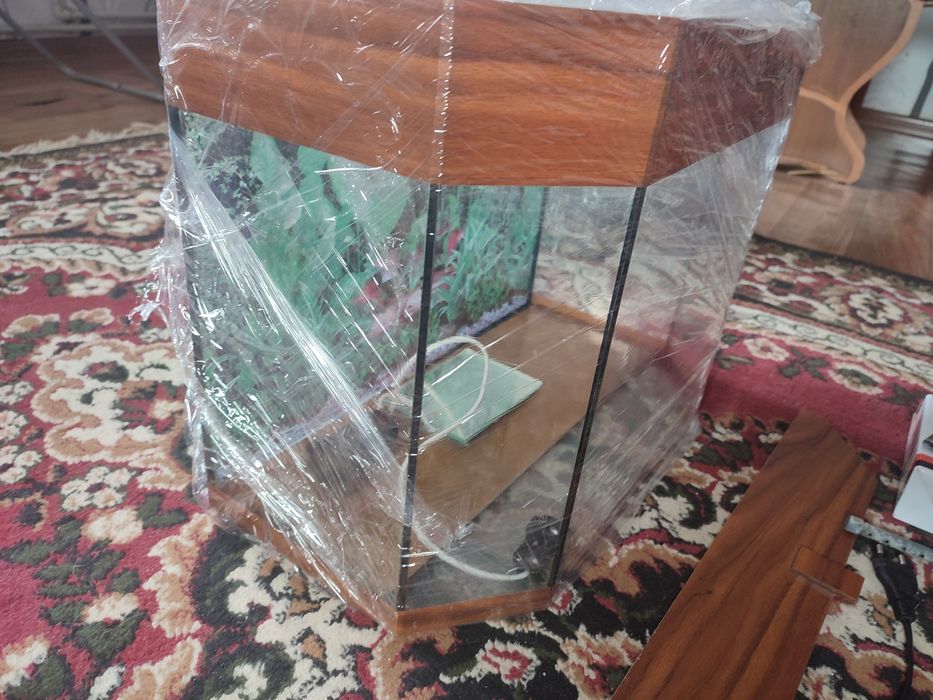 Акваріум з повним  комплект