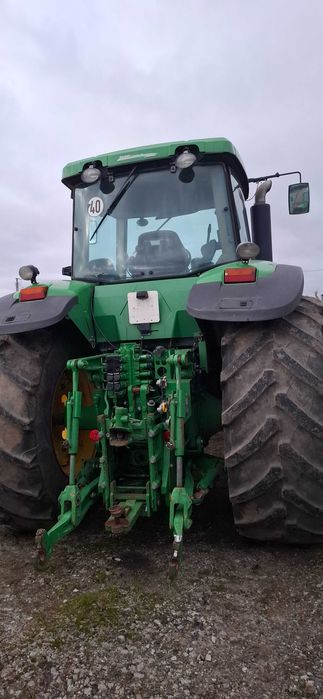Ciągnik JOHN DEERE 8220