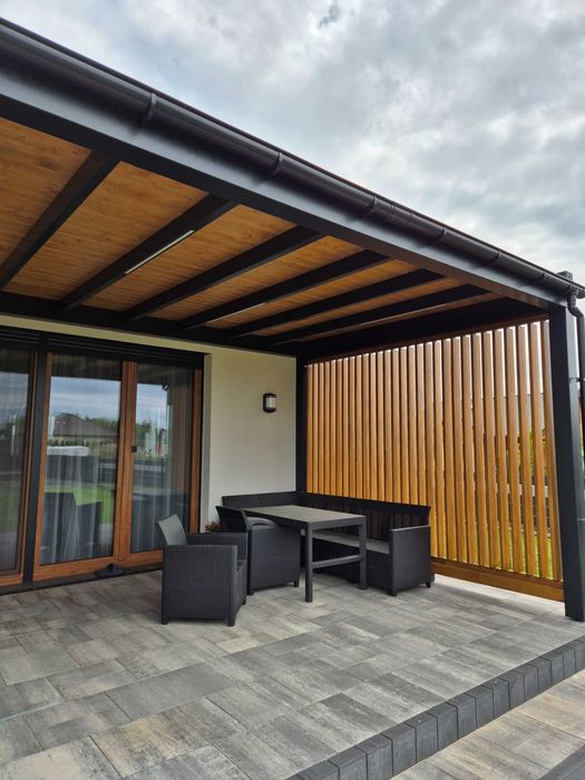 zadaszenie tarasu pergola patio altana lamele pionowe taras drewniany