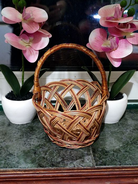 Маленькая корзинка, маленький кошик.