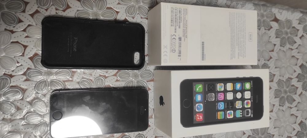 Мобільний телефон IPhone 5