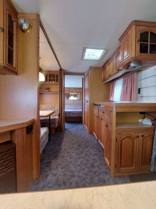 Караван  кемпінги, прицеп дача  будинок на колесах