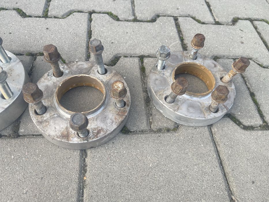 Dystanse 5x120 25mm 35mm ze śrubami