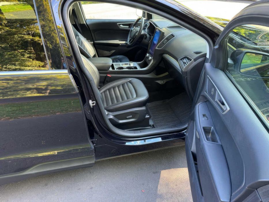 Ford Edge      2021