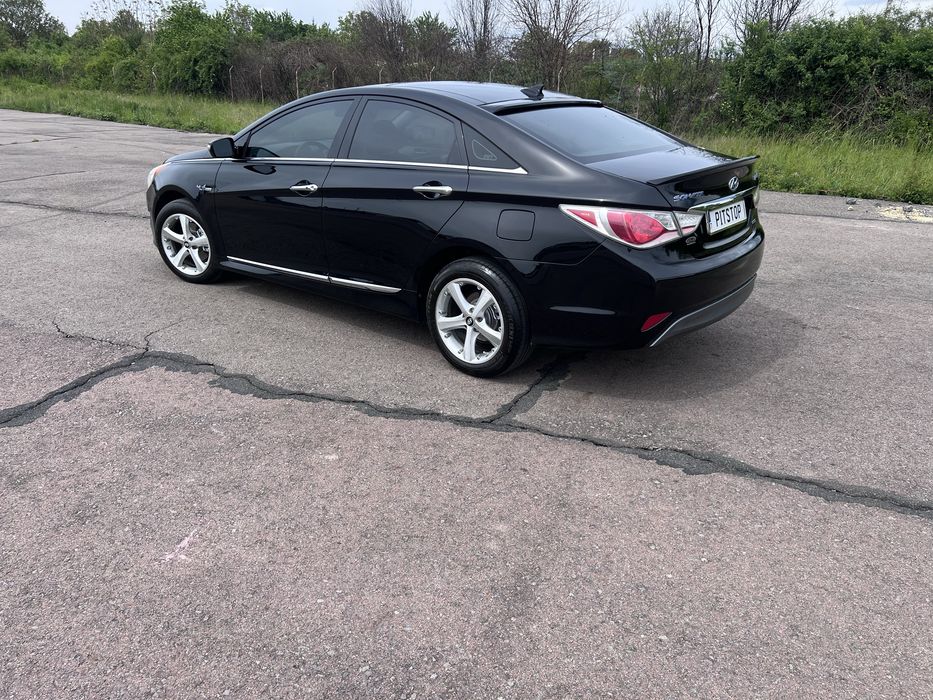 Продам Hyundai Sonata Hybrid YF limited edition luxury