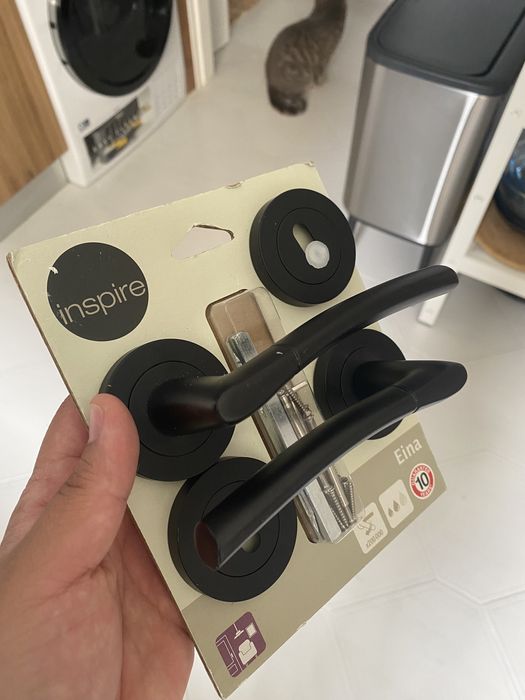 Puxadores para portas | Preto | Marca Inspire da Leroy Merlin