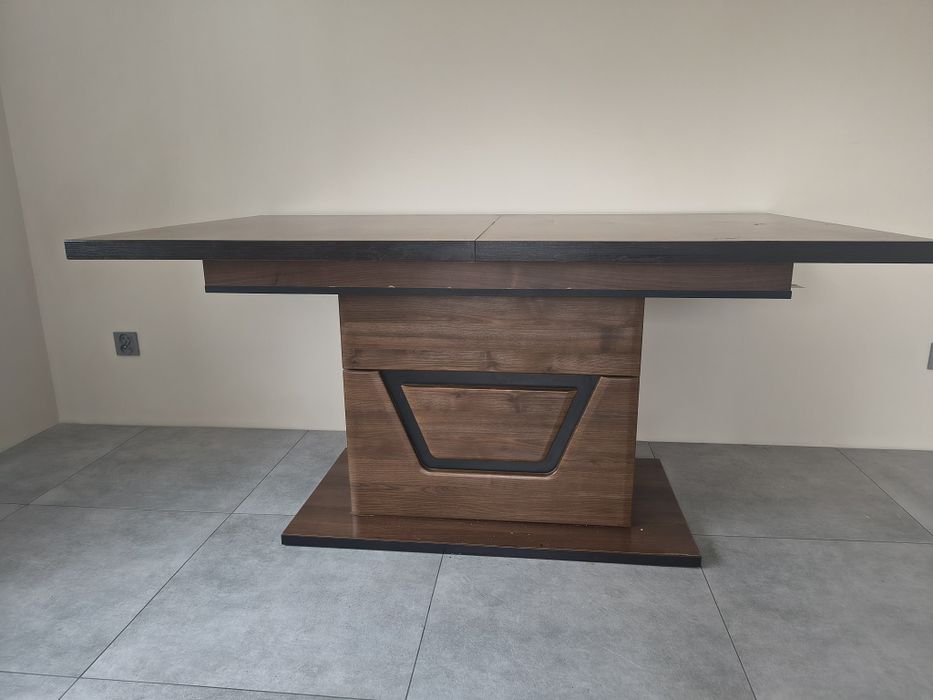 stół uzywany orzech