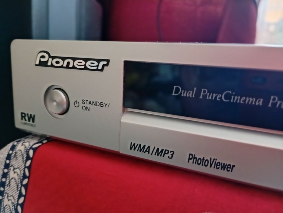 Pioneer DV-300
DVD-програвач.