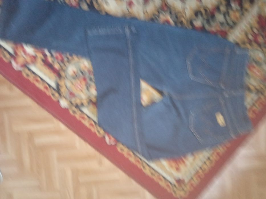 Spodnie  Wrangler obwód pasa 80 cm.