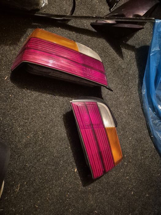 Lampy tył e36 coupe kompletne.