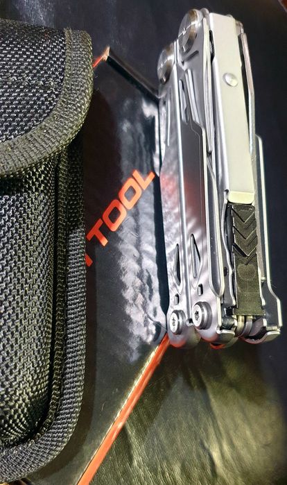 Multi Tool + чохол!