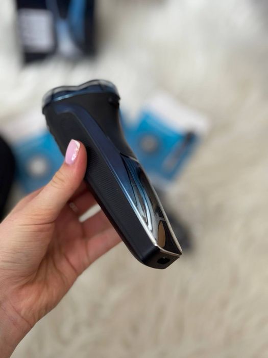 Elektryczna golarka męska z 3 wymiennymi głowicami