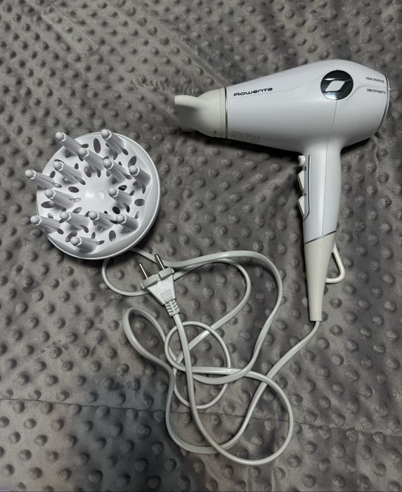 Фен Rowenta Ionic Booster 2400 Effiwatts