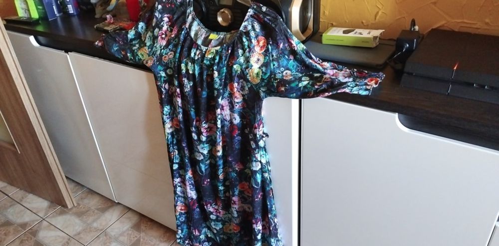 R uniieslany sukienki