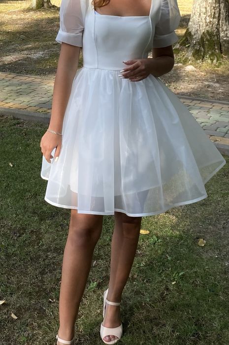 Святкова  біла сукня /вживане