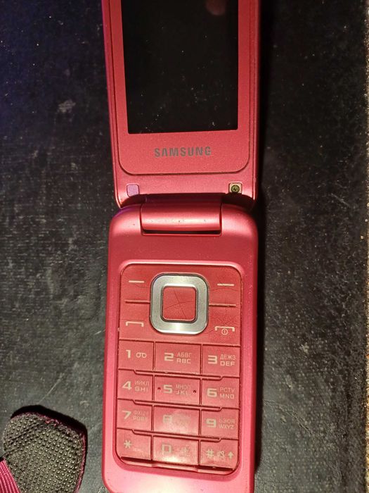 Продам телефон кнопочный Samsung GT-C3520 La'Fleur