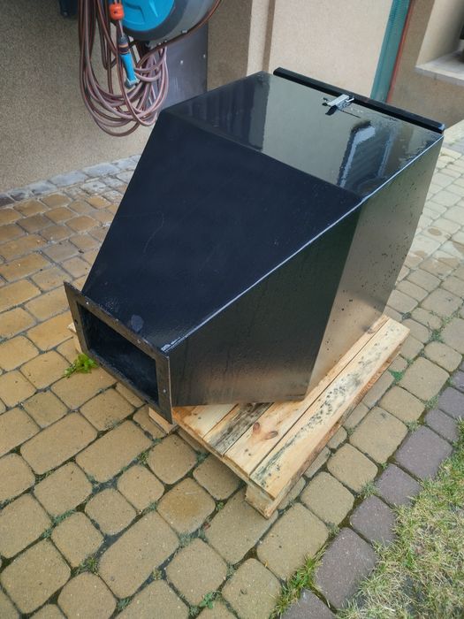 Zasobnik, zbiornik na ekogroszek, kosz na ekogroszek, zsyp, pojemnik.