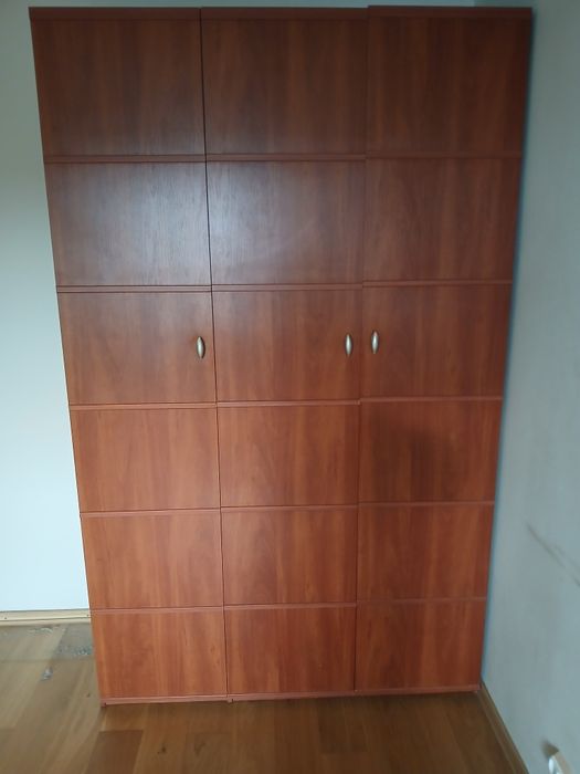 Szafa w dobrym stanie. Zdemontowana w 2 częściach