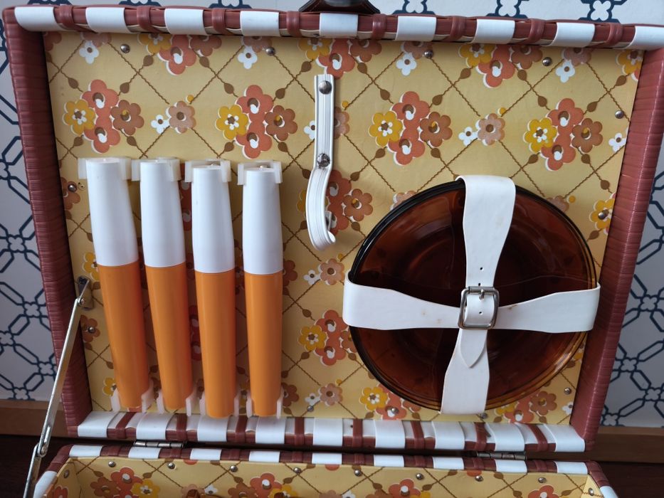 Cesto de Piquenique Vintage para 4 Pessoas – Bom estado