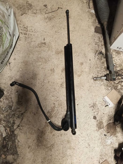 Siłownik teleskop klapy prawy Opel Insignia kombi lift