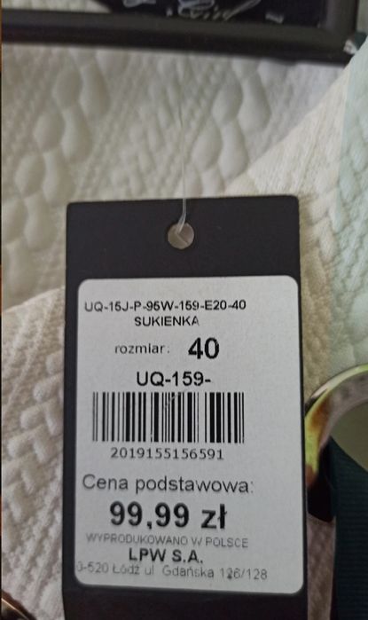 Sukienka nie noszona z metką