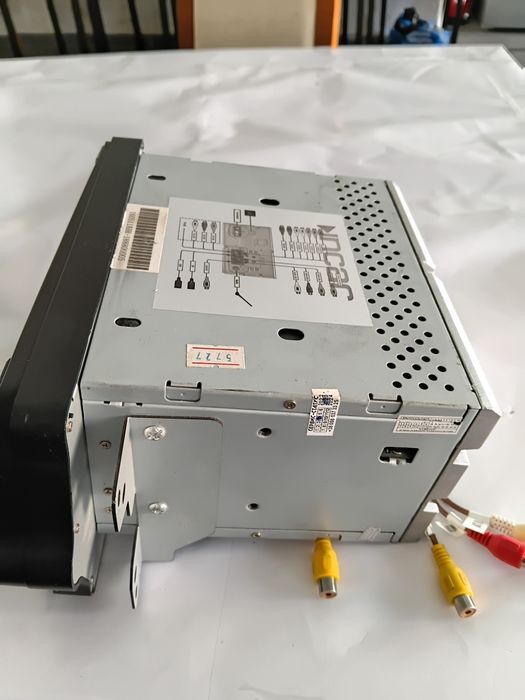 Auto -Radio Multimédia  com navegação GPS integrada formato 2 DIN ( usado bom estado)