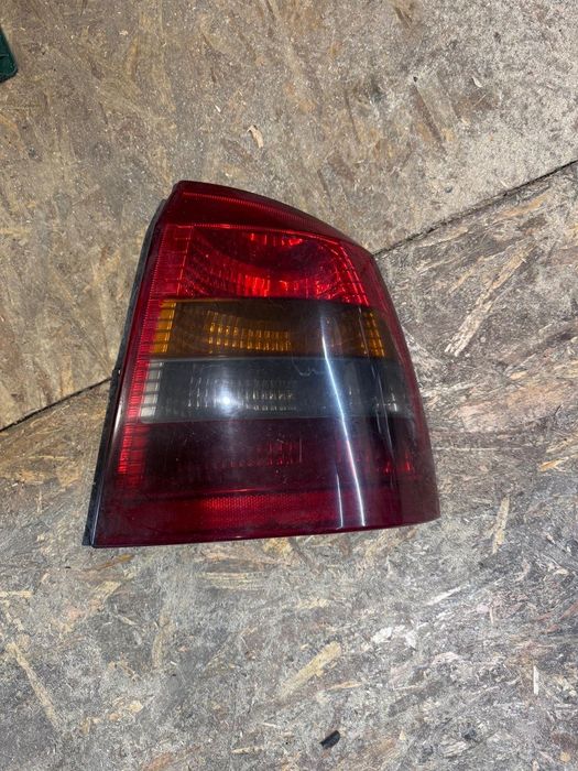 Стоп лівий та правий Opel Astra H хетчбек бу оригінал