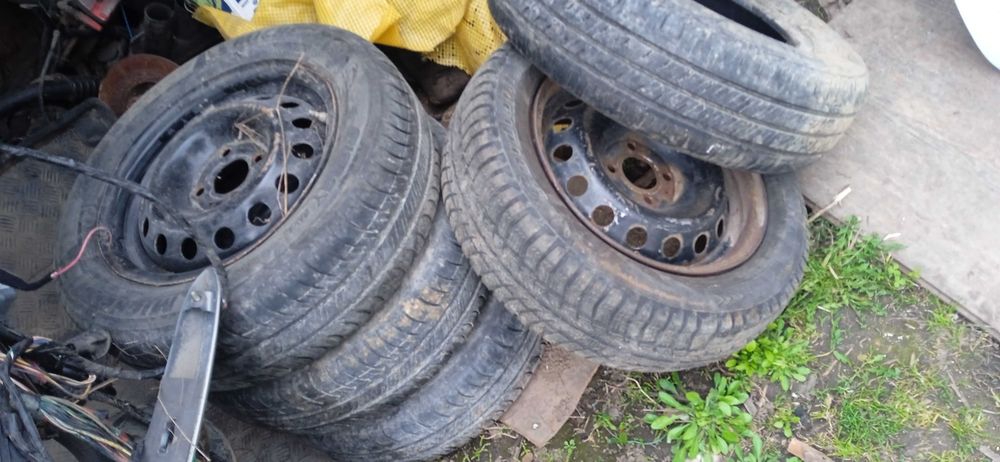 Скло бокове ліве RENAULT KANGOO 1996 2007