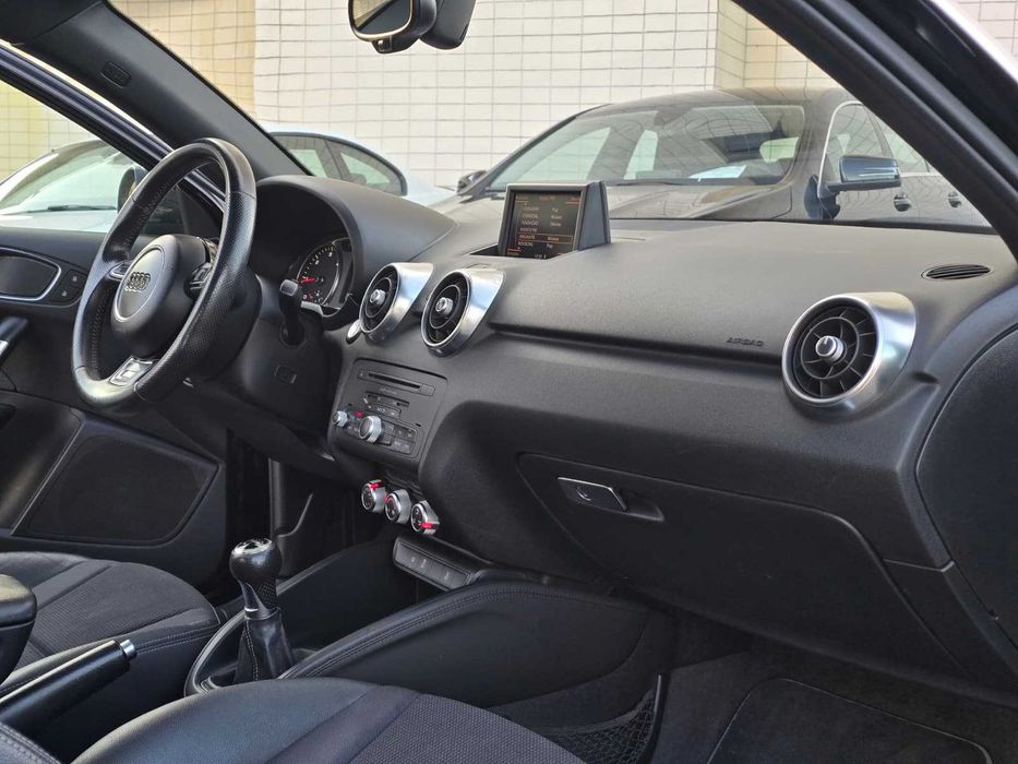 AUDI A1 8X S LINE 1.6TDI 105CV "FULL EXTRAS"