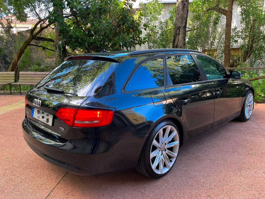 Audi A4 Avant 2.0 TDI 150cv (2013) - Look RS4 - Automática