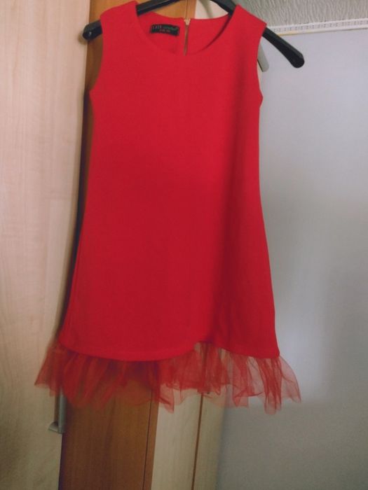 Śliczna Sukienka rozmiar 122