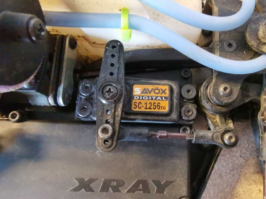 carro rc XRay XB8 2014