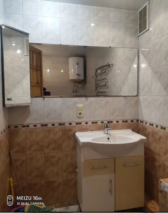 3х к.из.кв. в 3-х мин.от входа в метро 23Августа. 76м2. Старт-62999$