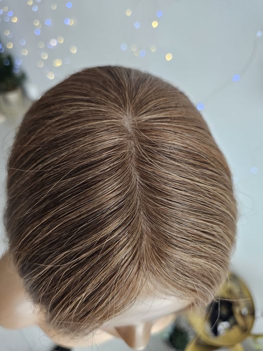 Topper Monika z włosów naturalnych braz 36 cm ludzki przedziałek