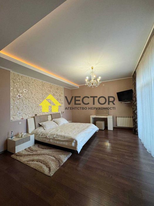 Двоповерховий будинок у місті з гаражем та підвалом!