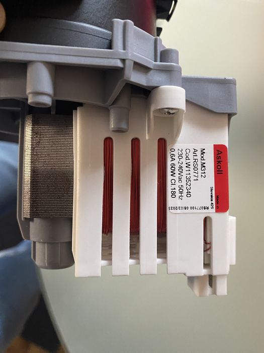 Motor + válvula de esgoto + resistência