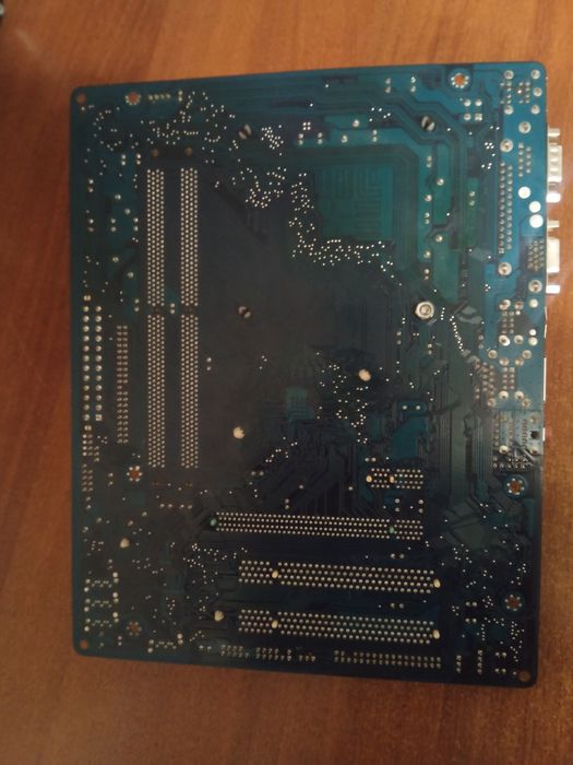 Материнська плата Gigabyte GA-G31M, процессор Е6550, oзу 2 гб, куллер