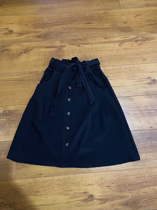 Чорна спідниця на резинці