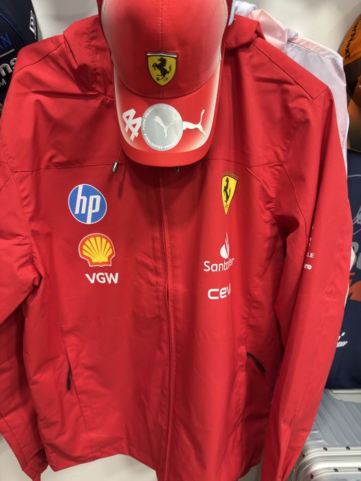 Corta vento Ferrari
