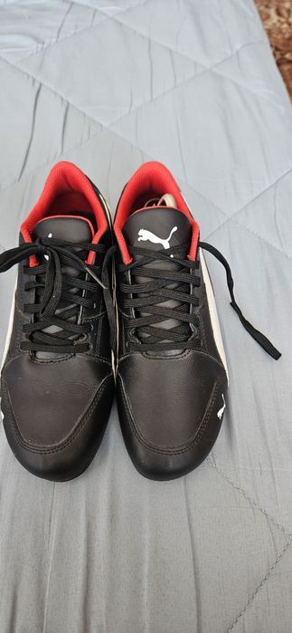 Czarne Puma Ferrari