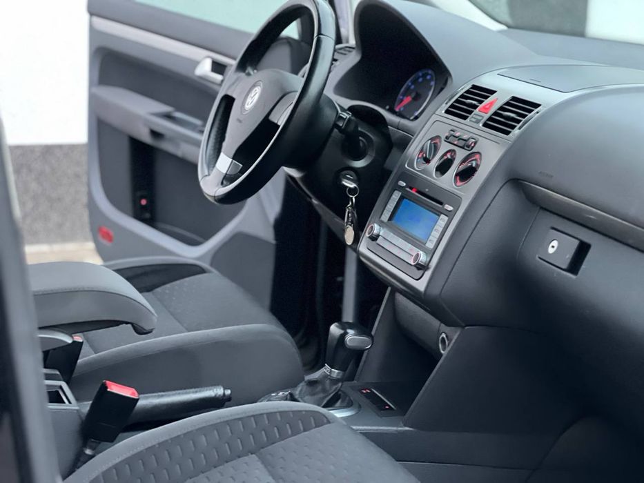 Продам Volksvagen Touran 2007 рік