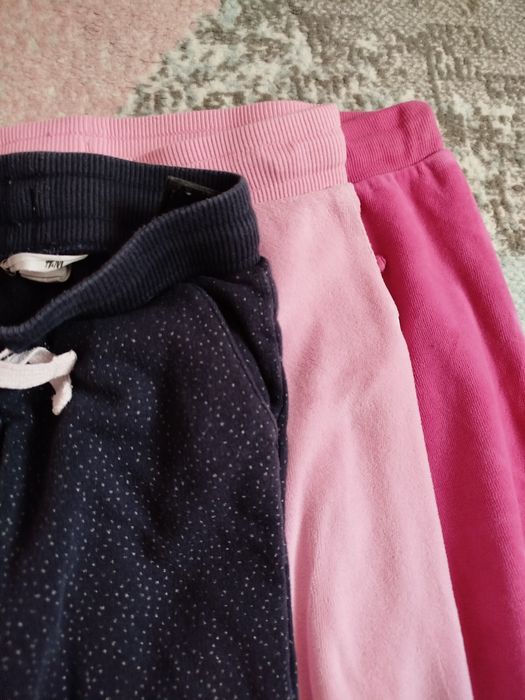 Spodnie dresowe hm 104