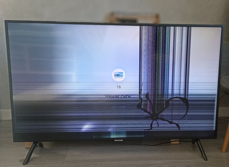 Телевізор SAMSUNG , модель: UE49NU7100U. Розбита матриця.