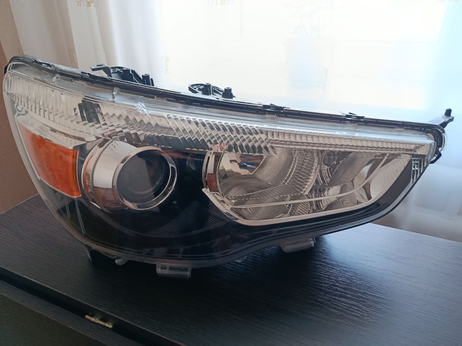 Mitsubishi ASX передняя фара. RH
