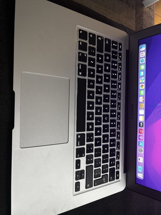 Macbook air 13.3 256
