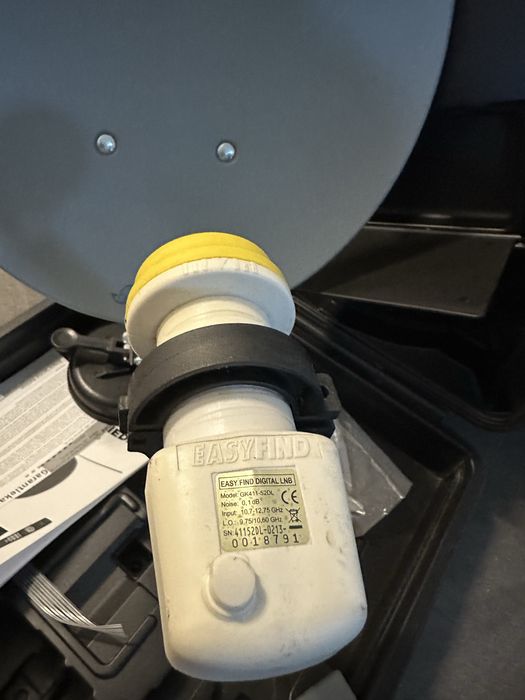 Zestaw anteny satelitarnej z telewizorem TIR Kamper