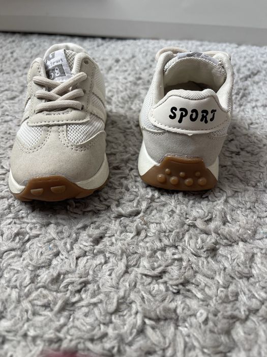 Кросівки бежеві 22 р.